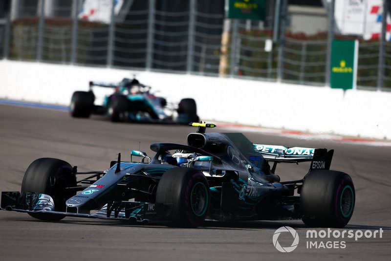 Valtteri Bottas, Mercedes AMG F1 W09, leads Lewis Hamilton, Mercedes AMG F1 W09