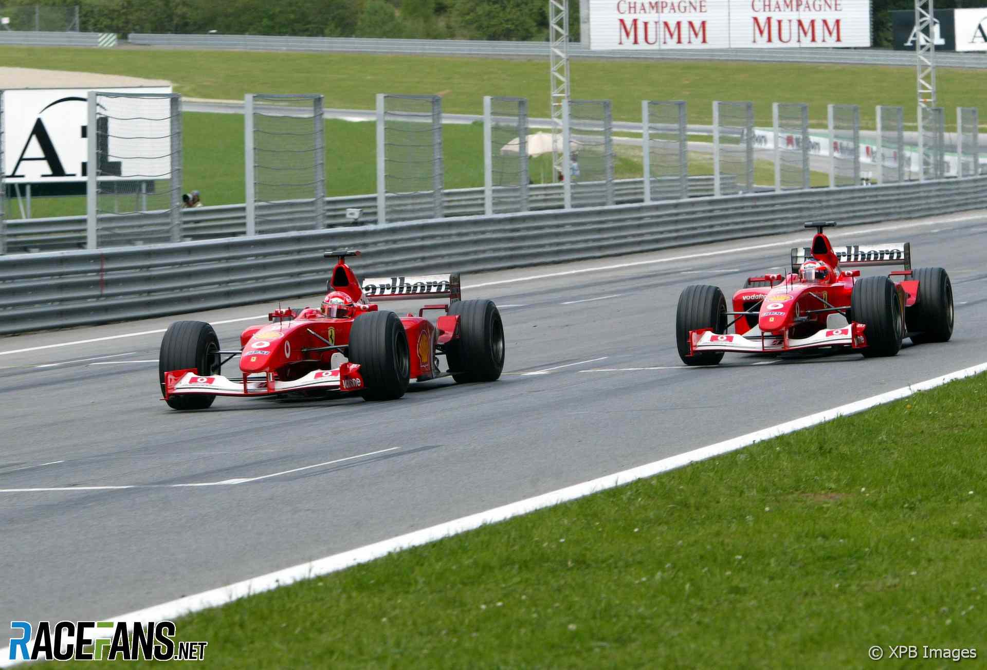 Rubens Barrichello, Michael Schumacher, Ferrari, A1-Ring, 2002