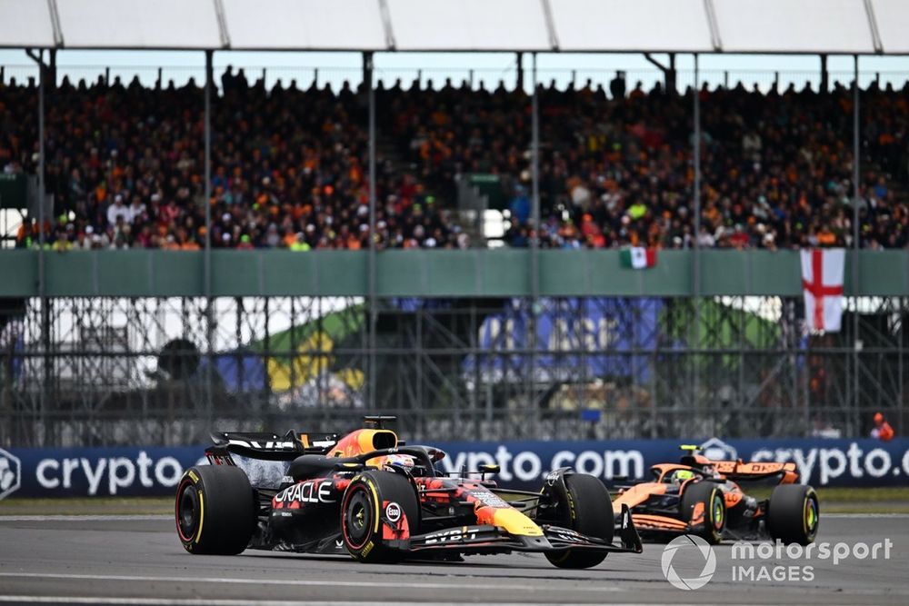 Max Verstappen, Red Bull Racing RB20, Lando Norris, McLaren MCL38