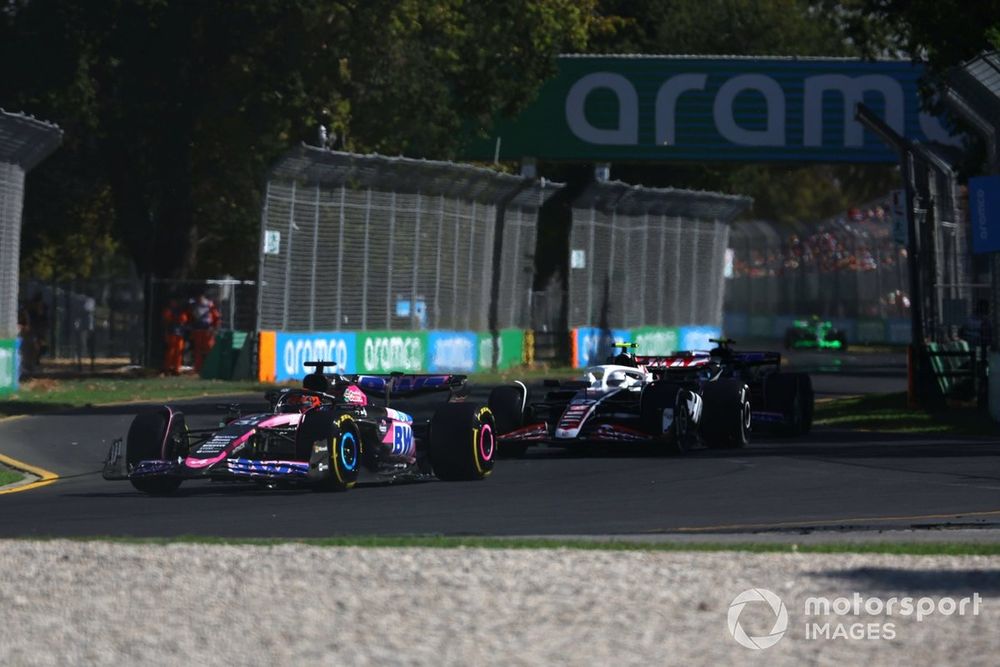 Esteban Ocon, Alpine A524 Nico Hulkenberg, Haas VF-24 