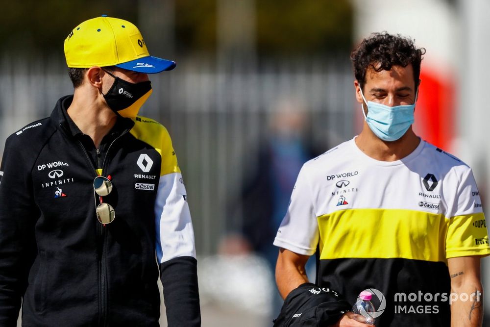 Esteban Ocon, Renault F1 and Daniel Ricciardo, Renault F1 