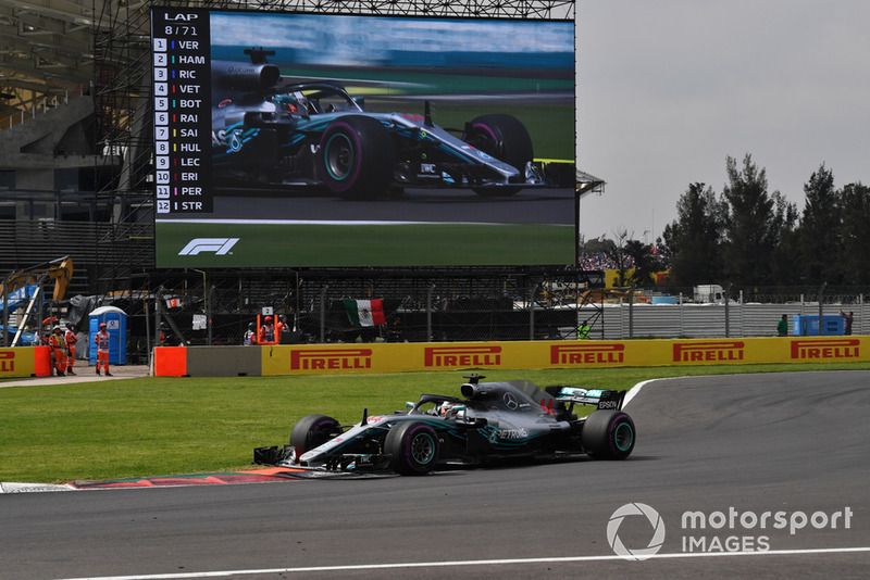 Lewis Hamilton, Mercedes-AMG F1 W09 