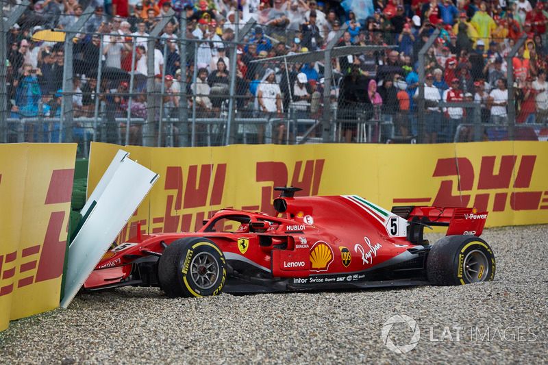 Sebastian Vettel, Ferrari SF71H, crashes out of the race