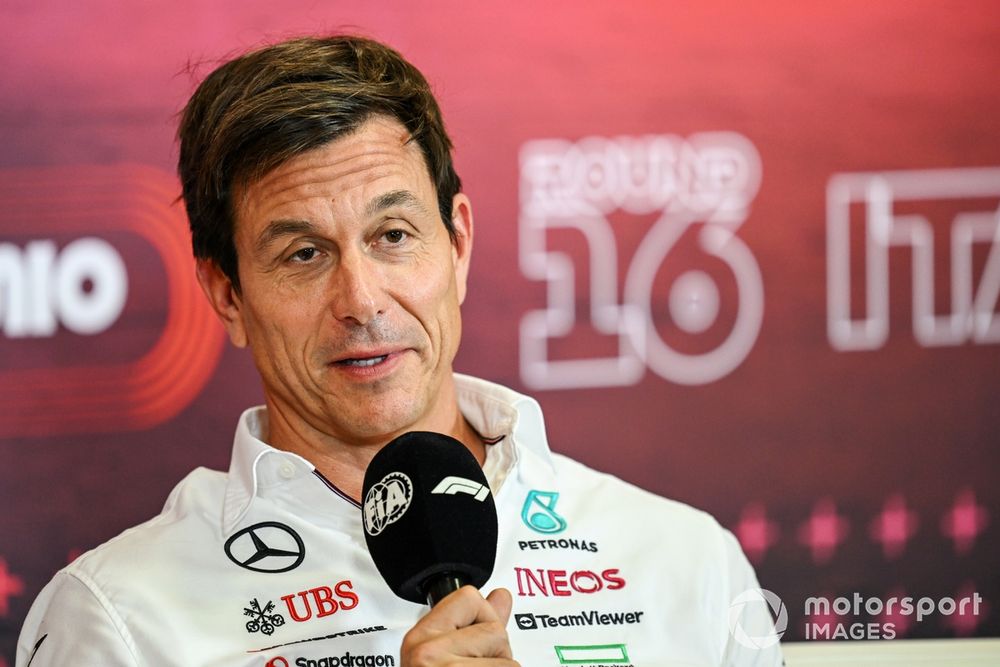 Toto Wolff defended Antonelli after the young charger crashed in FP1