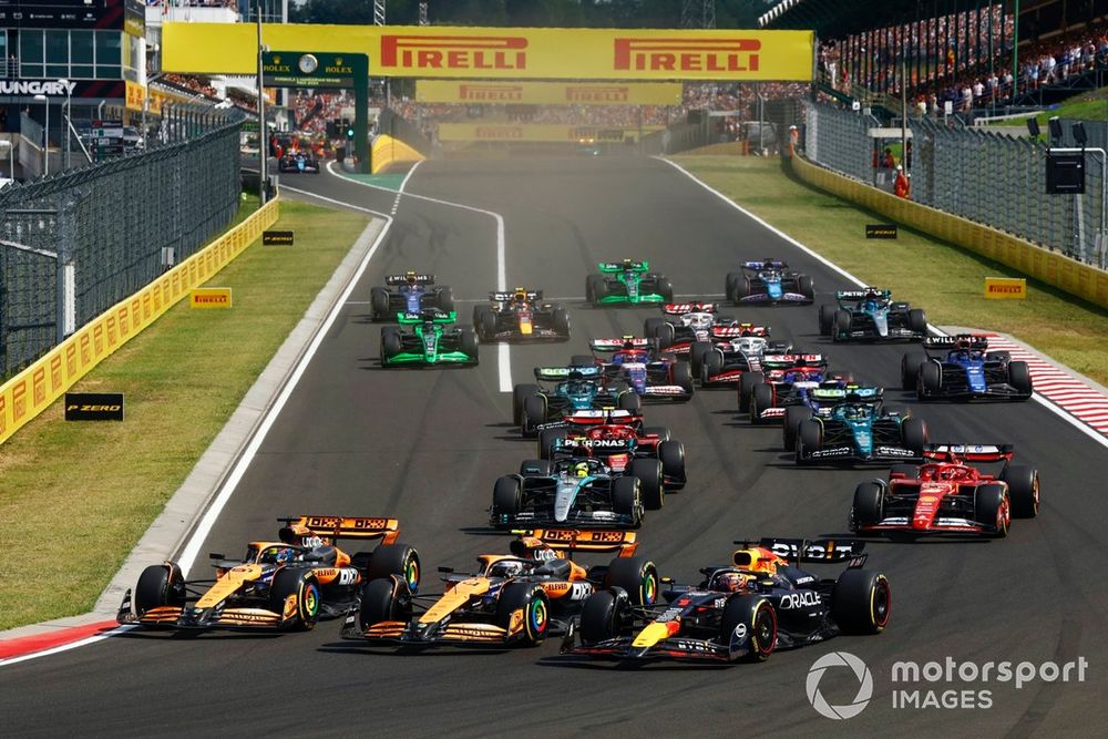 Lando Norris, McLaren MCL38, Oscar Piastri, McLaren MCL38, Max Verstappen, Red Bull Racing RB20, Lewis Hamilton, Mercedes F1 W15, Charles Leclerc, Ferrari SF-24, Carlos Sainz, Ferrari SF-24, the rest of the field at the start