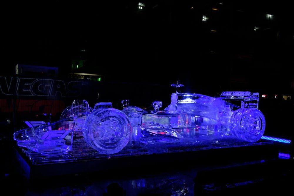 F1 ice sculpture fan zone