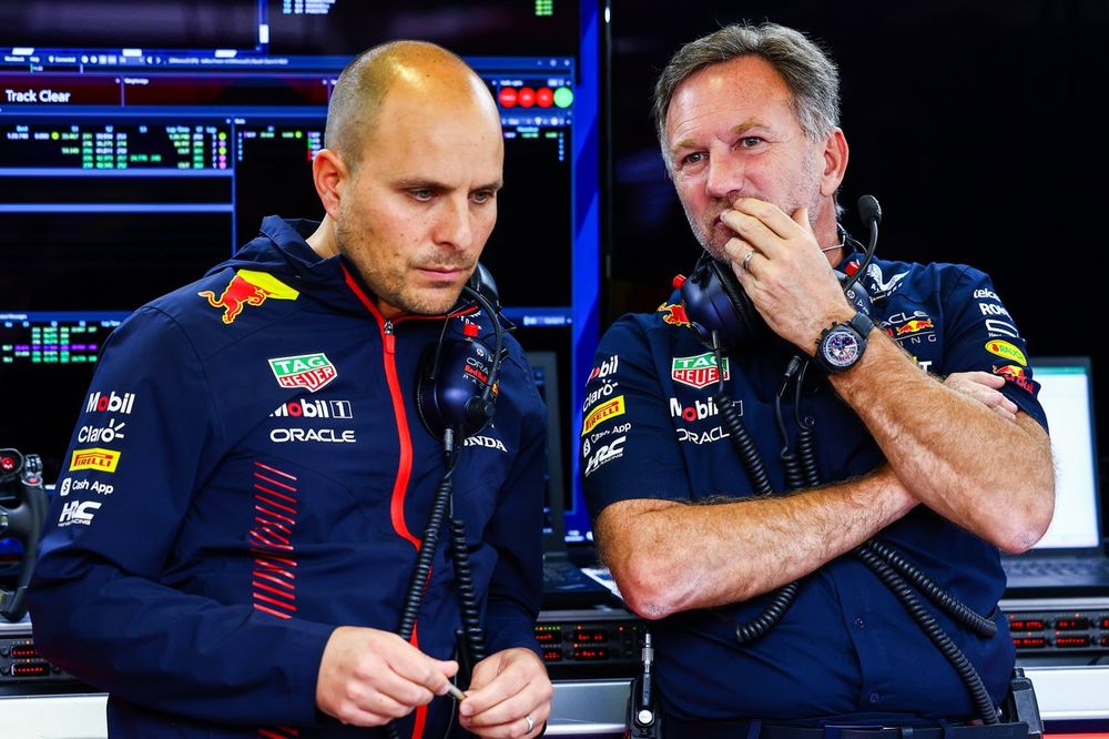 Christian Horner, Team Principal, Red Bull Racing talks with race engineer Gianpiero Lambiase