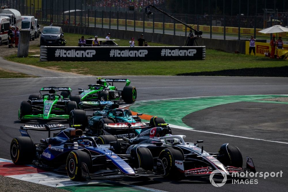 Franco Colapinto, Williams FW46 battles with Nico Hulkenberg, Haas VF-24, ahead of Lance Stroll, Aston Martin AMR24, Valtteri Bottas, Stake F1 Team KICK Sauber C44, Zhou Guanyu, Stake F1 Team KICK Sauber C44 