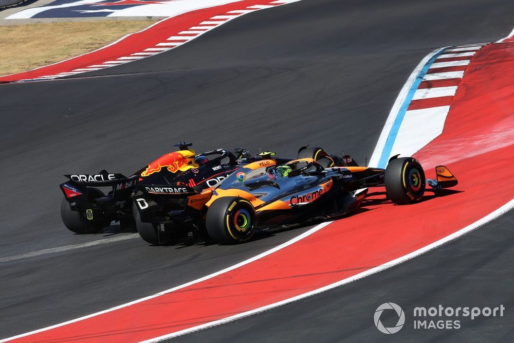 Max Verstappen, Red Bull Racing RB20, Lando Norris, McLaren MCL38, battle into turn 1