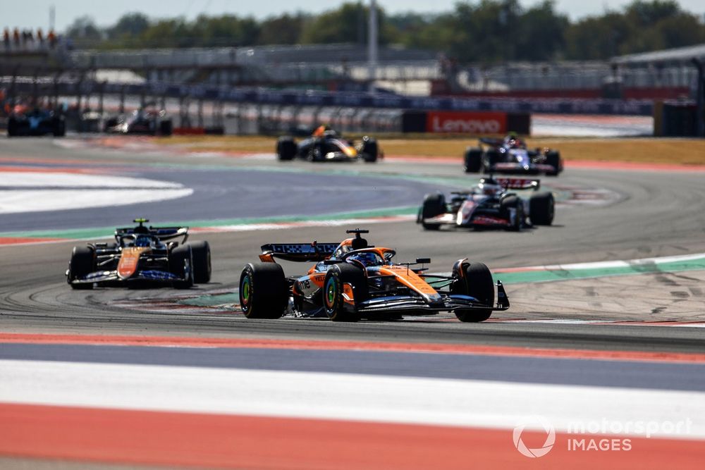 Oscar Piastri, McLaren MCL38, Pierre Gasly, Alpine A524, Liam Lawson, RB F1 Team VCARB 01