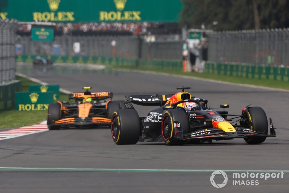 Max Verstappen, Red Bull Racing RB20, Lando Norris, McLaren MCL38