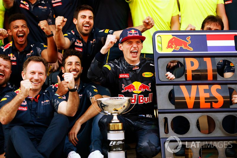 Christian Horner, Team Principal, Red Bull Racing, Daniel Ricciardo, Red Bull Racing, Max Verstappen, Red Bull Racing, 1st Position, and the Red Bull team celebrate his first and record breaking F1 win