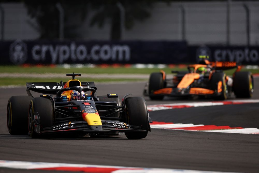 Max Verstappen, Red Bull Racing RB20, Lando Norris, McLaren MCL38