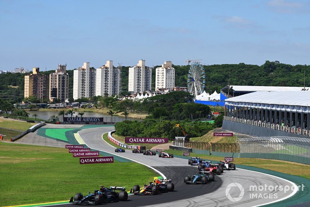 George Russell, Mercedes F1 W14, Sergio Perez, Red Bull Racing RB19, Lance Stroll, Aston Martin AMR23