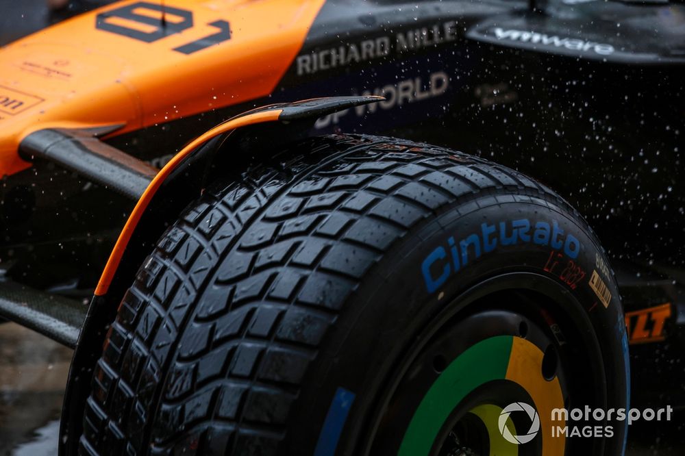 Pirelli tyres on the car of Oscar Piastri, McLaren MCL38 