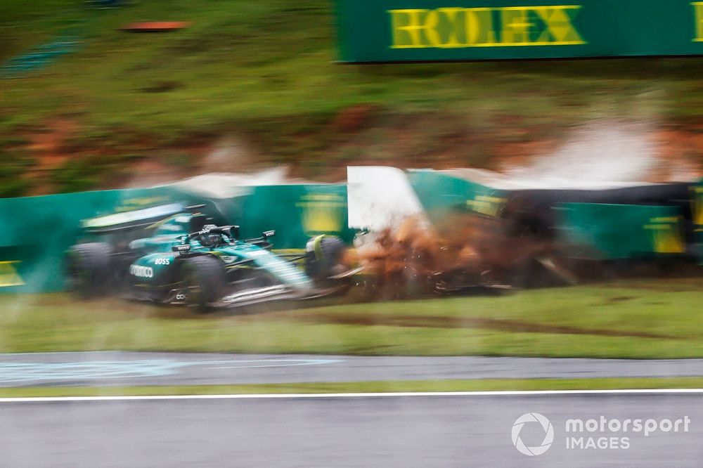 Lance Stroll, Aston Martin AMR24, crashes out