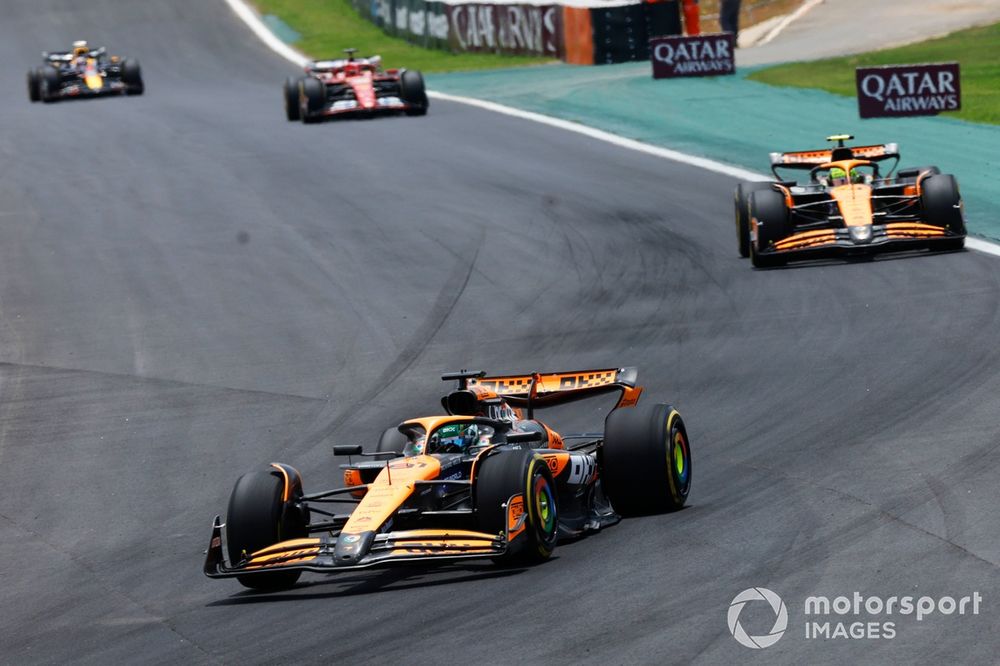 Oscar Piastri, McLaren MCL38, Lando Norris, McLaren MCL38, Charles Leclerc, Ferrari SF-24