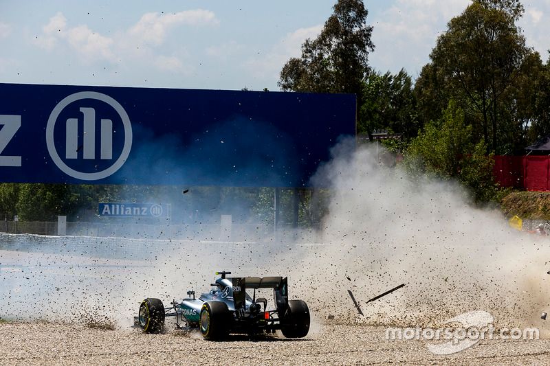 Lewis Hamilton, Mercedes AMG F1 W07 Hybrid and Nico Rosberg, Mercedes AMG F1 W07 Hybrid collide on the opening lap of the race