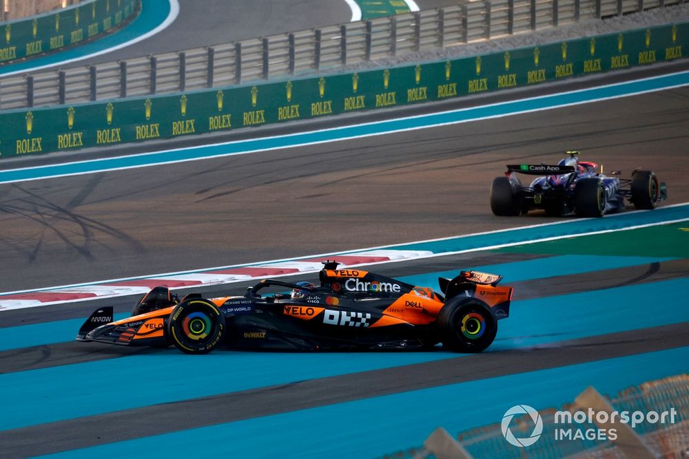 Yuki Tsunoda, RB F1 Team VCARB 01, passes as Oscar Piastri, McLaren MCL38, spins on the opening lap