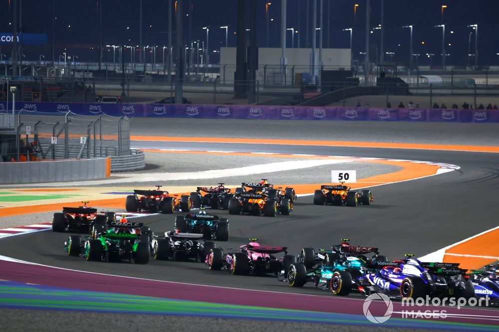 Lando Norris, McLaren MCL38, Max Verstappen, Red Bull Racing RB20, George Russell, Mercedes F1 W15, Oscar Piastri, McLaren MCL38, Charles Leclerc, Ferrari SF-24, the rest of the field at the start