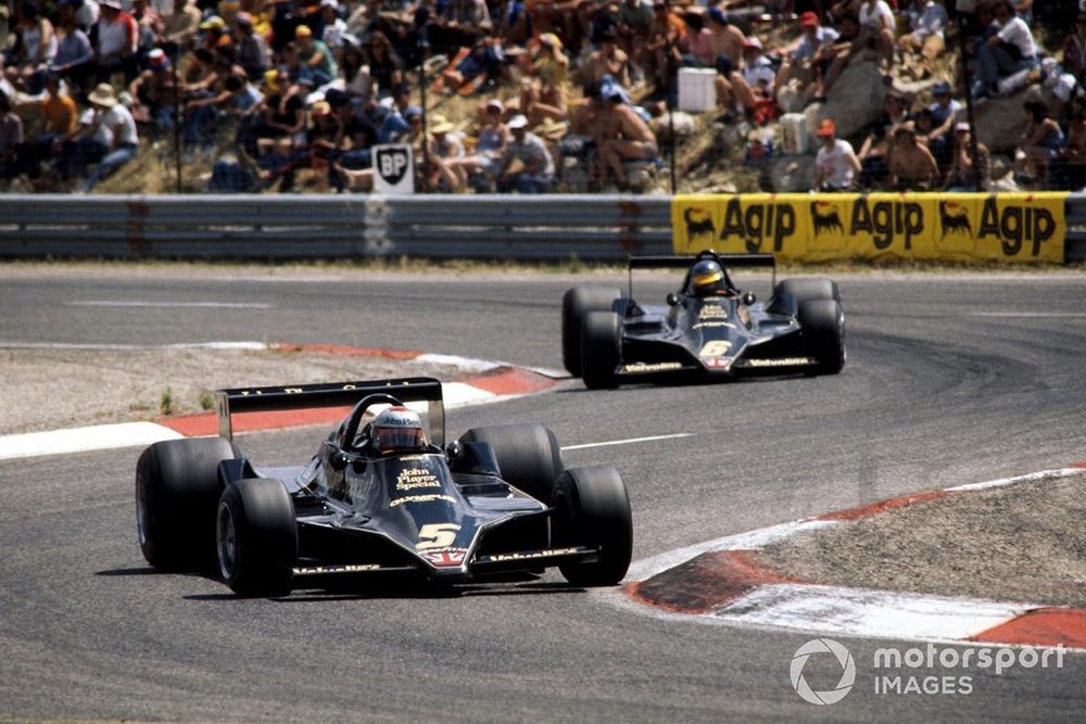 Race winner Mario Andretti, Lotus 79, Ronnie Peterson, Lotus 79