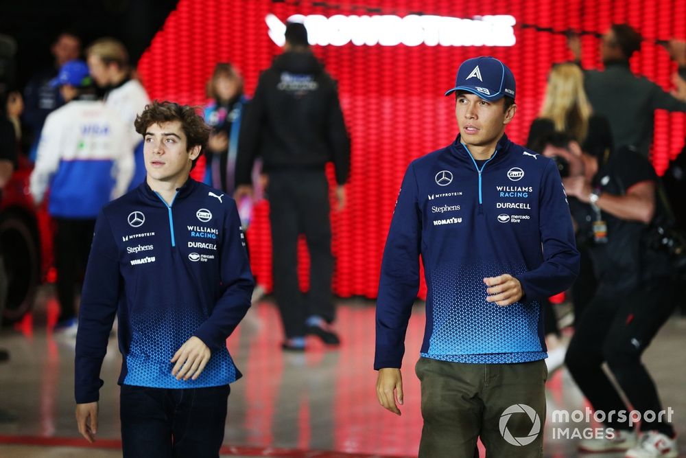 Franco Colapinto, Williams Racing, Alex Albon, Williams Racing, at the drivers parade 